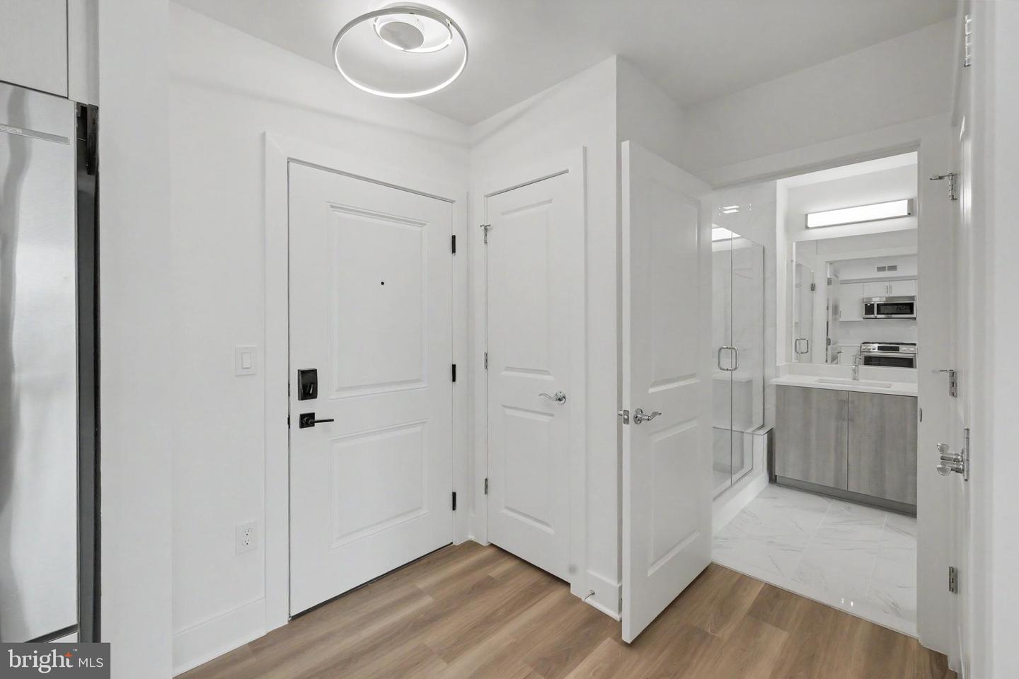 701 N Henry St #401 Property Photo 17