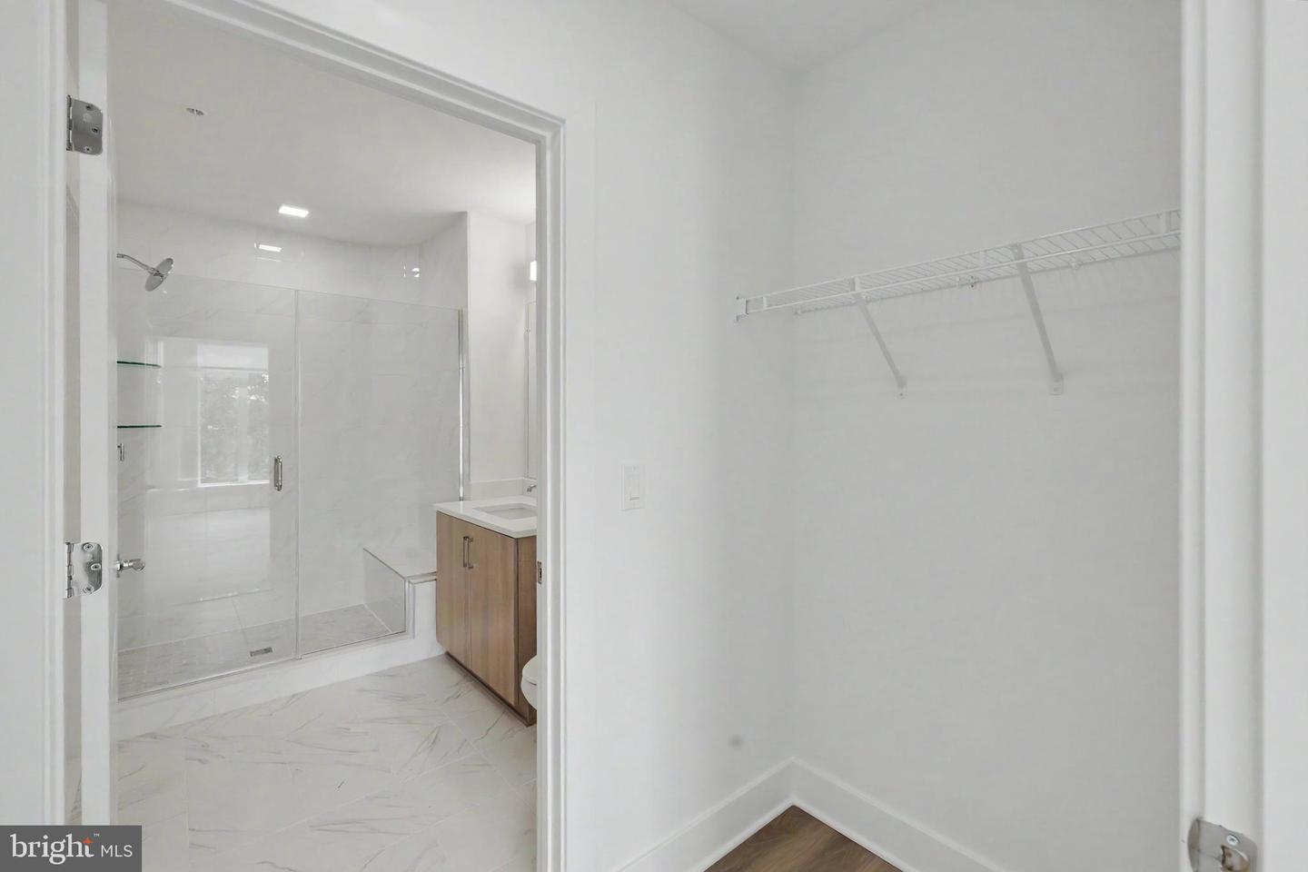 701 N Henry St #401 Property Photo 34