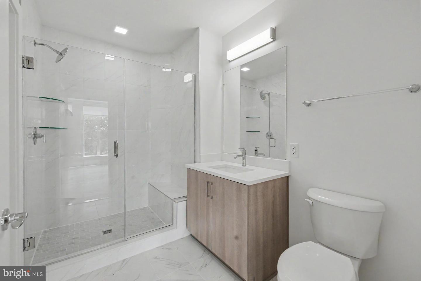 701 N Henry St #401 Property Photo 35