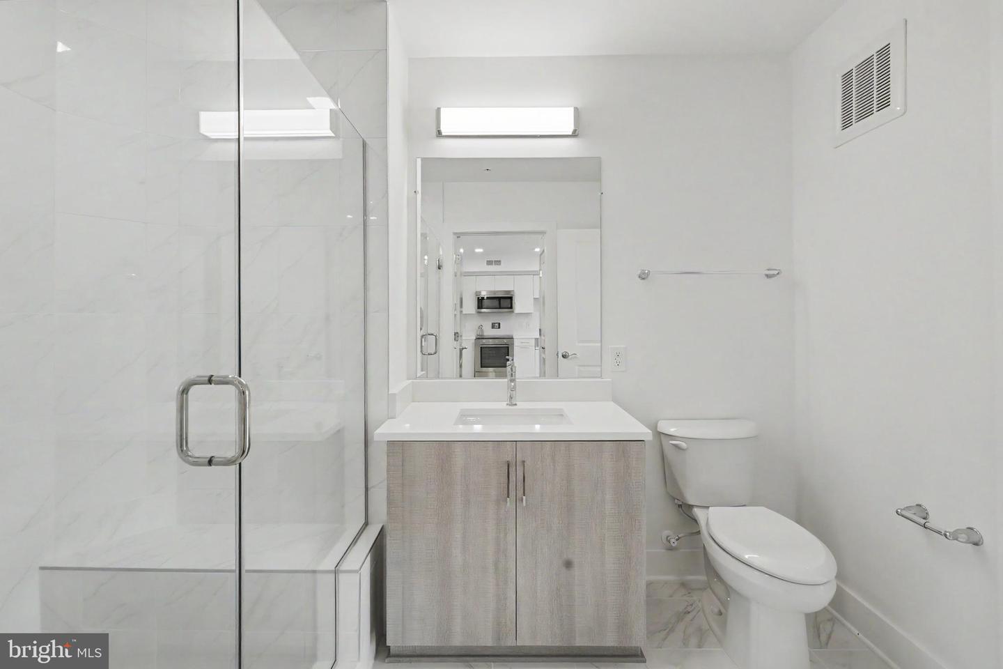 701 N Henry St #401 Property Photo 38