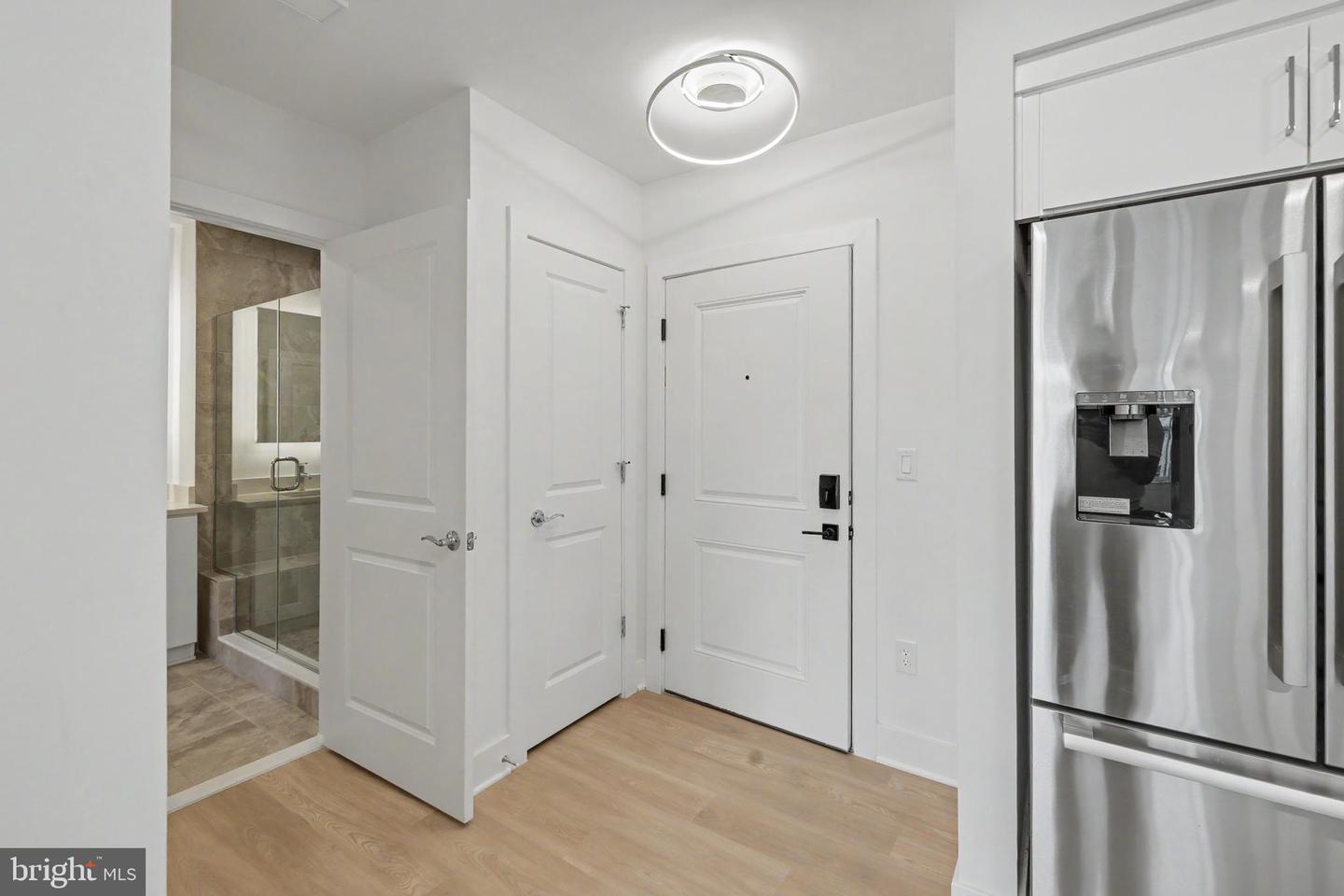 701 N Henry St #213 Property Photo 22