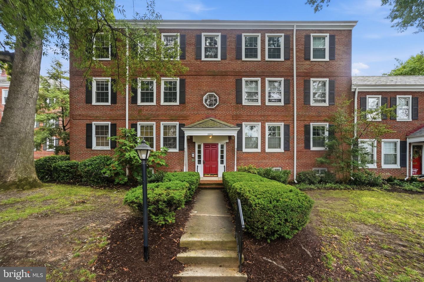 2994 S Columbus St S #b1 Property Photo 2