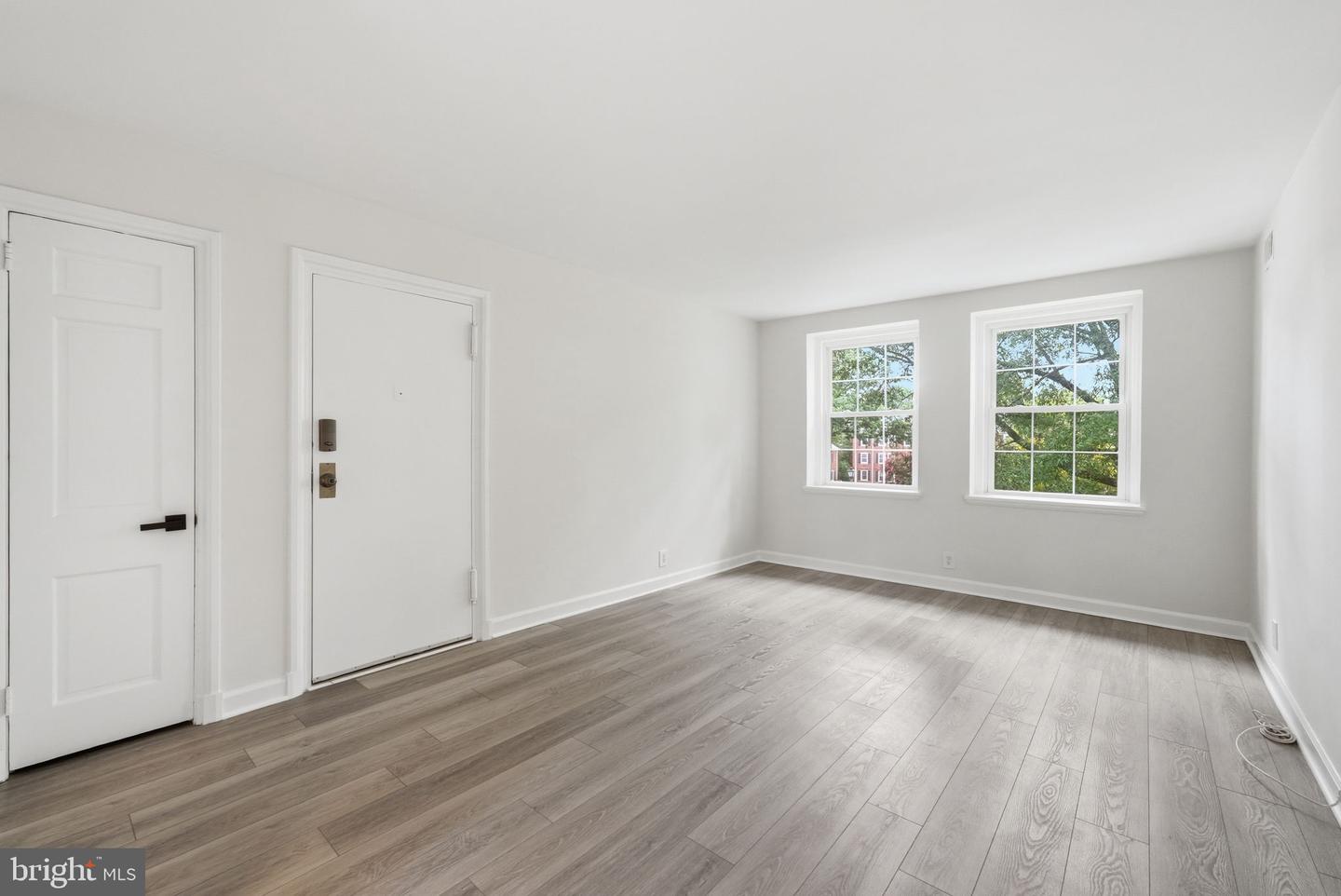 2994 S Columbus St S #b1 Property Photo 5