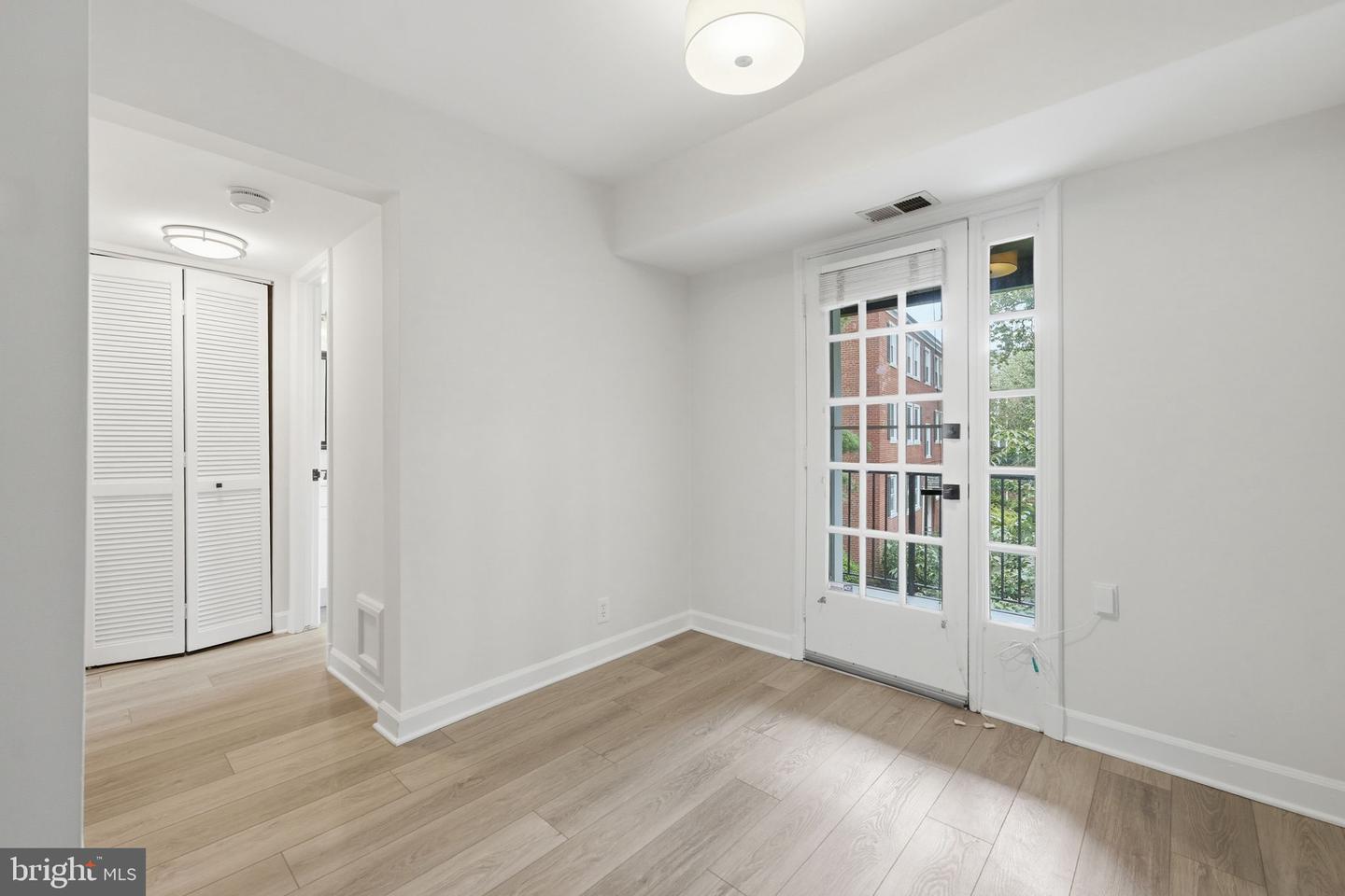 2994 S Columbus St S #b1 Property Photo 6