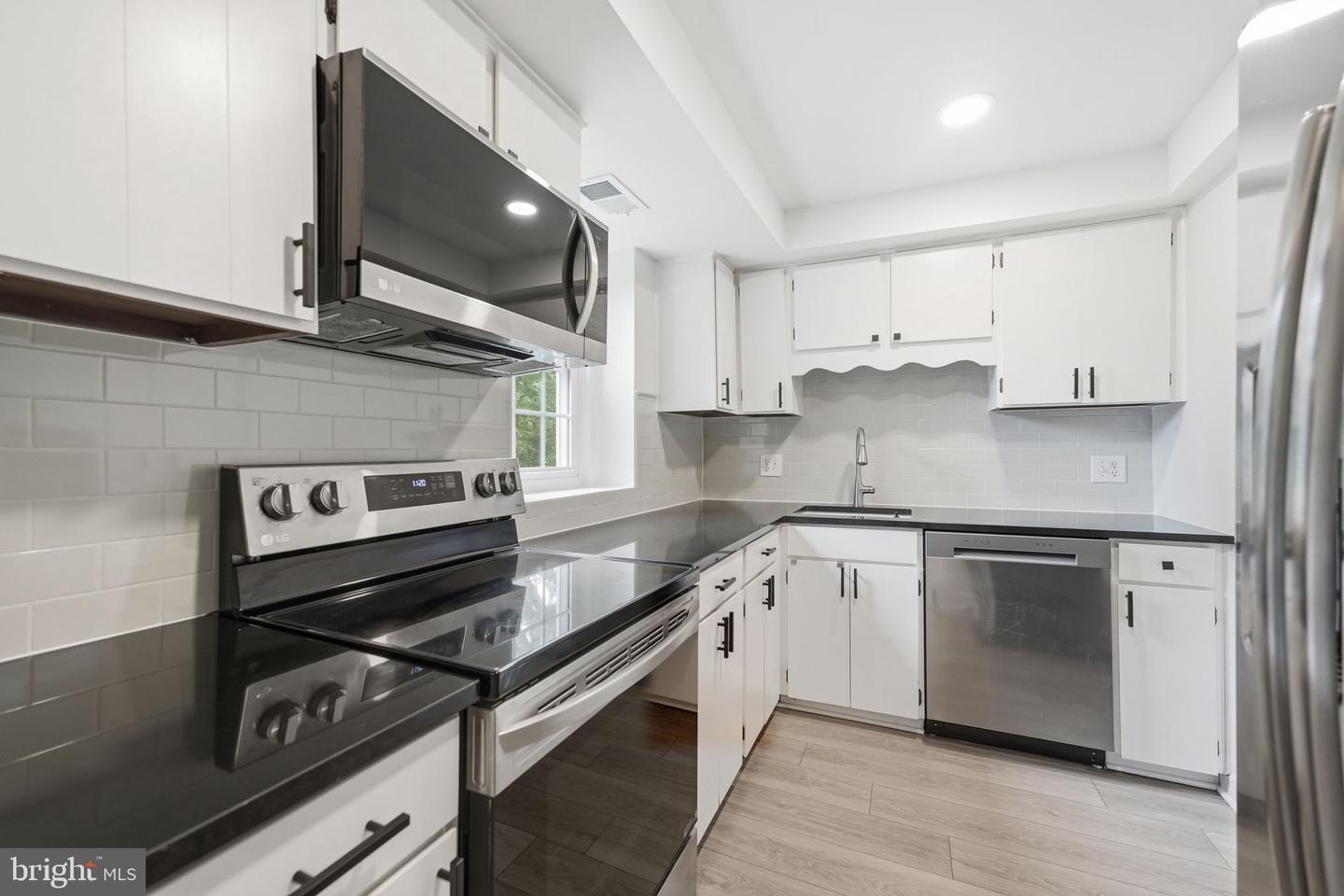2994 S Columbus St S #b1 Property Photo 8