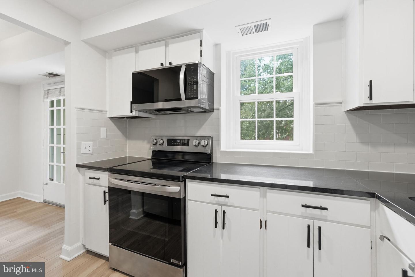 2994 S Columbus St S #b1 Property Photo 11