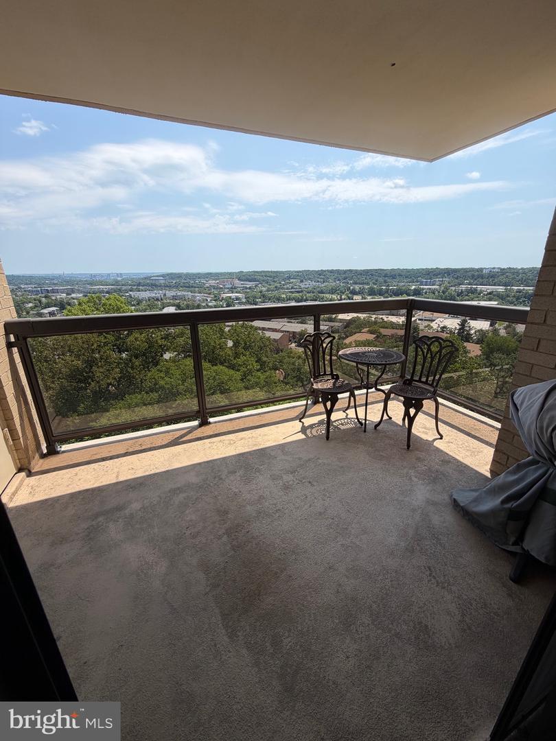 309 Yoakum Pkwy #1416 Property Photo 42