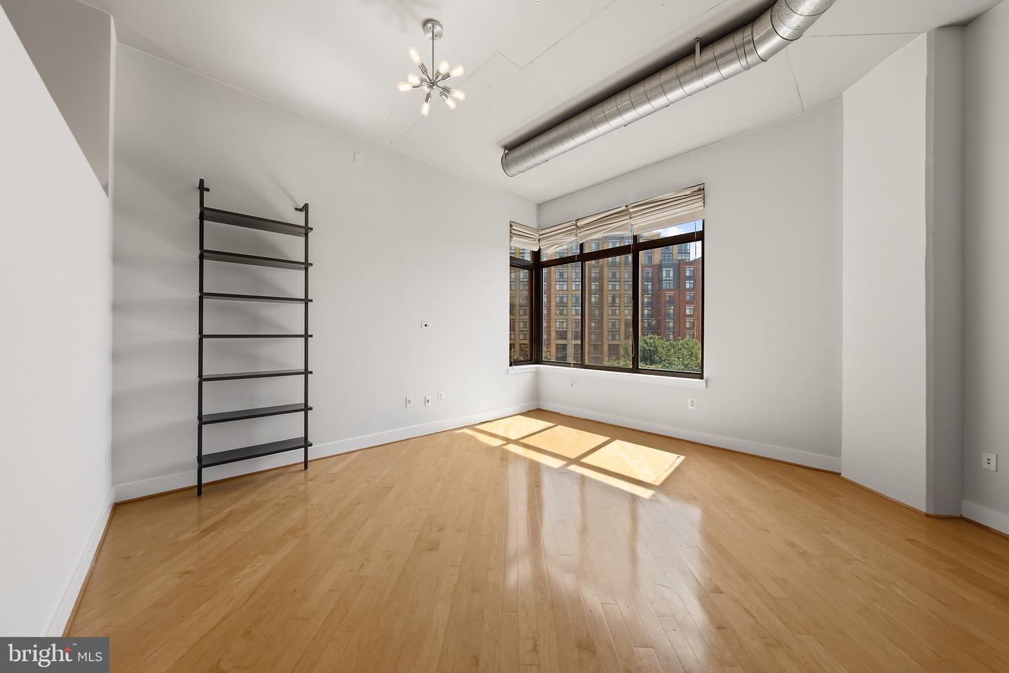 520 John Carlyle St #417 Property Photo 3