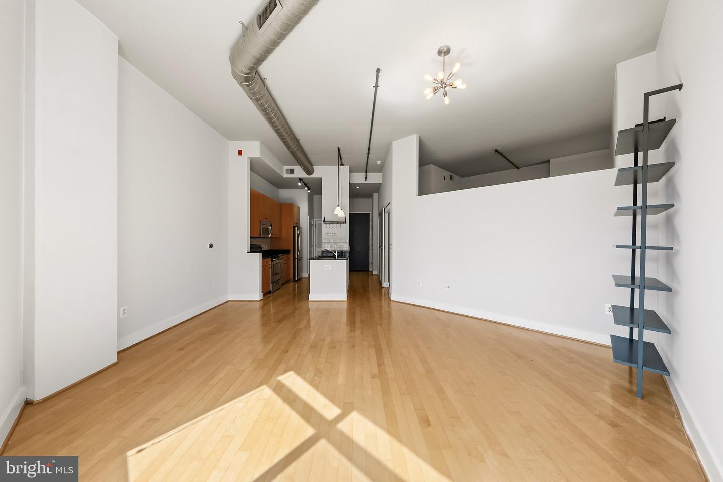 520 John Carlyle St #417 Property Photo 4
