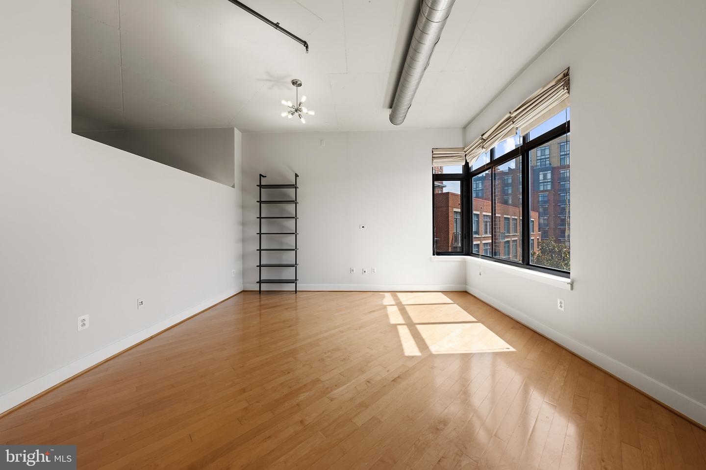 520 John Carlyle St #417 Property Photo 5