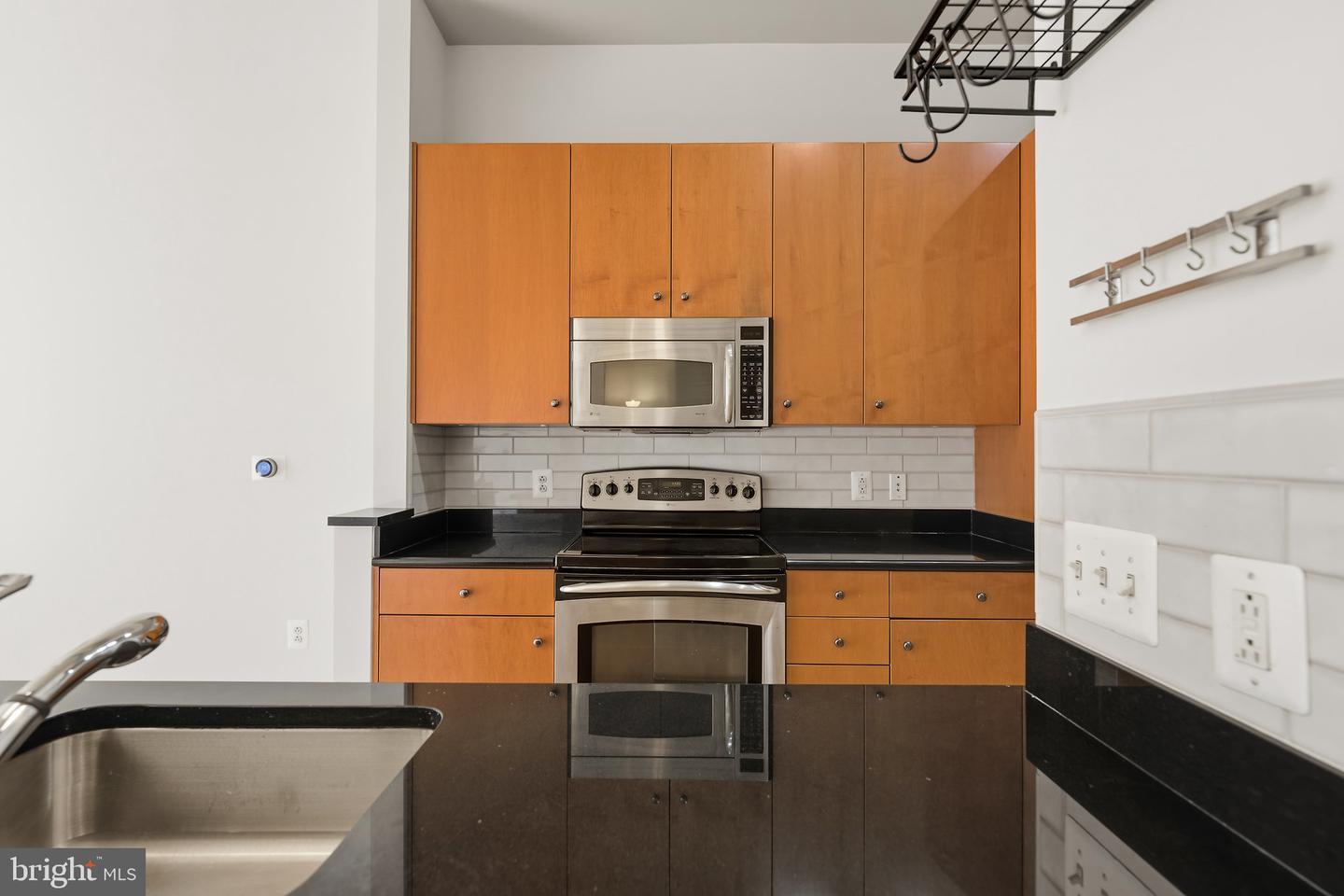 520 John Carlyle St #417 Property Photo 8
