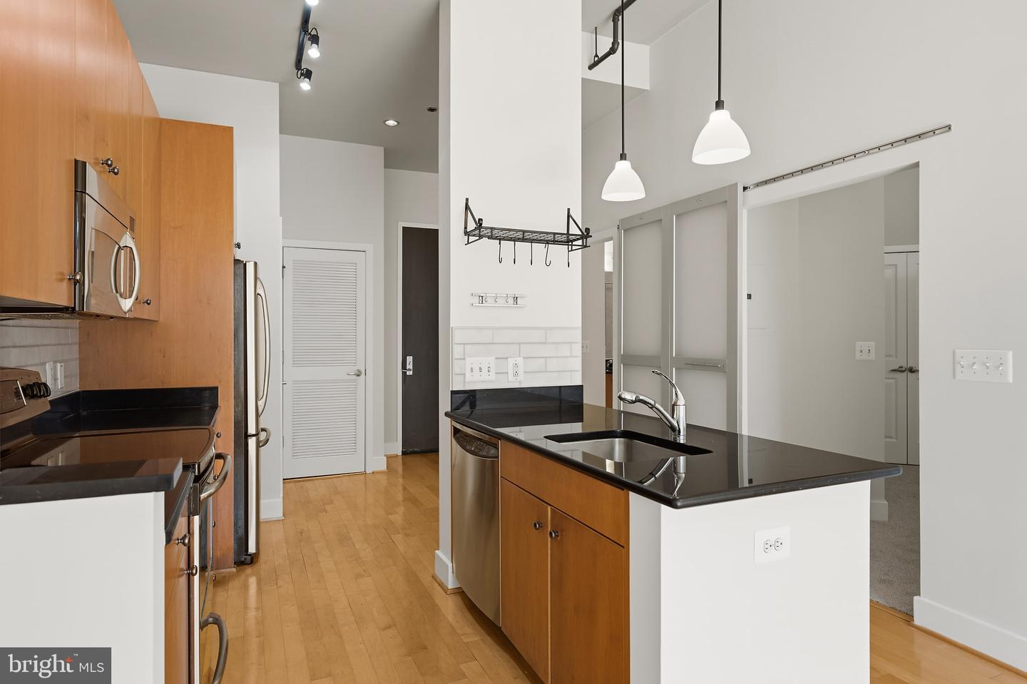 520 John Carlyle St #417 Property Photo 10