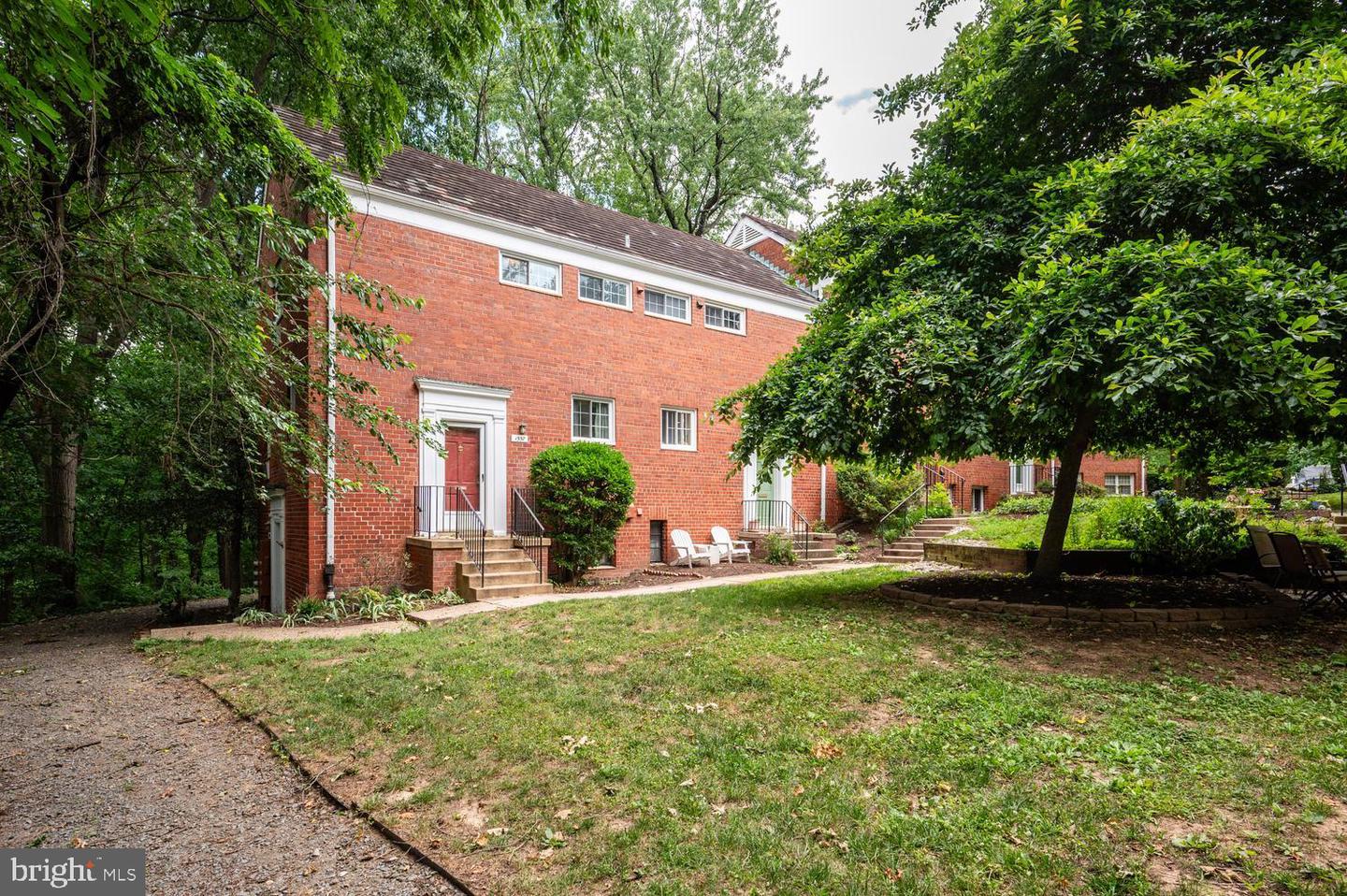 1557 MOUNT EAGLE PL Property Photo 1