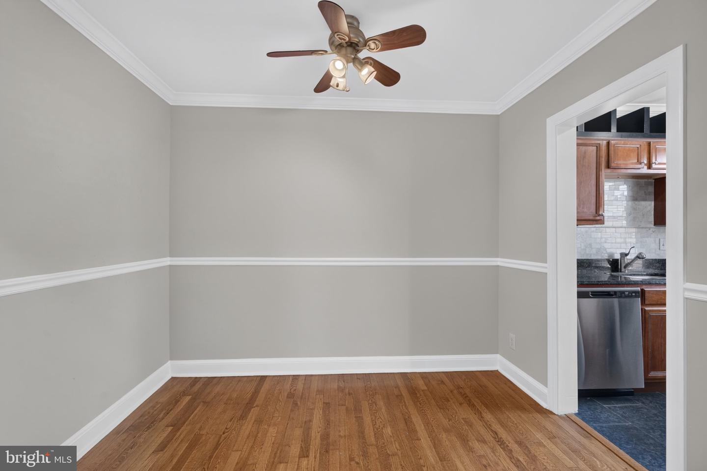 922 S Washington St #305 Property Photo 8