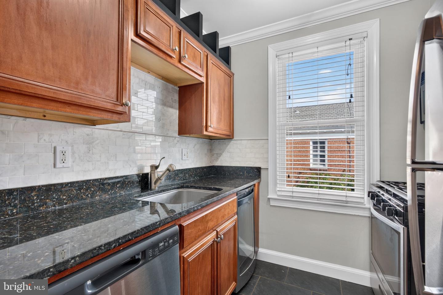 922 S Washington St #305 Property Photo 10