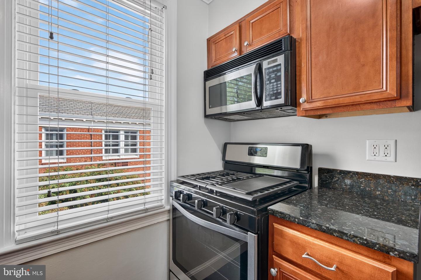 922 S Washington St #305 Property Photo 11