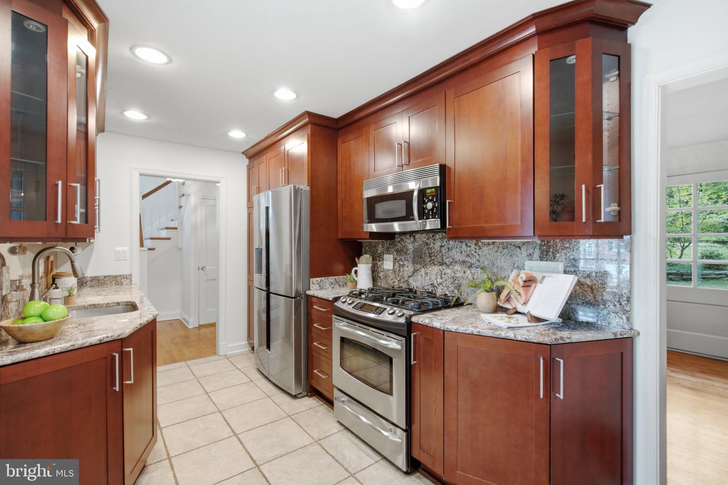 2312 Valley Dr Property Photo 6