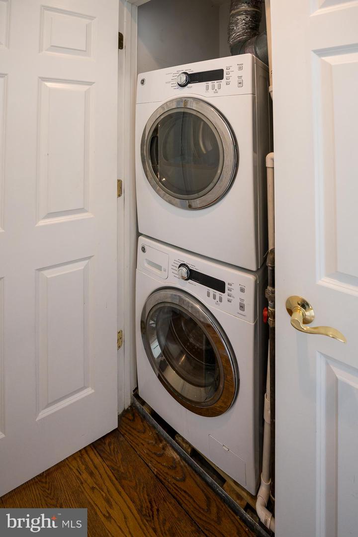 219 S Royal St Property Photo 25