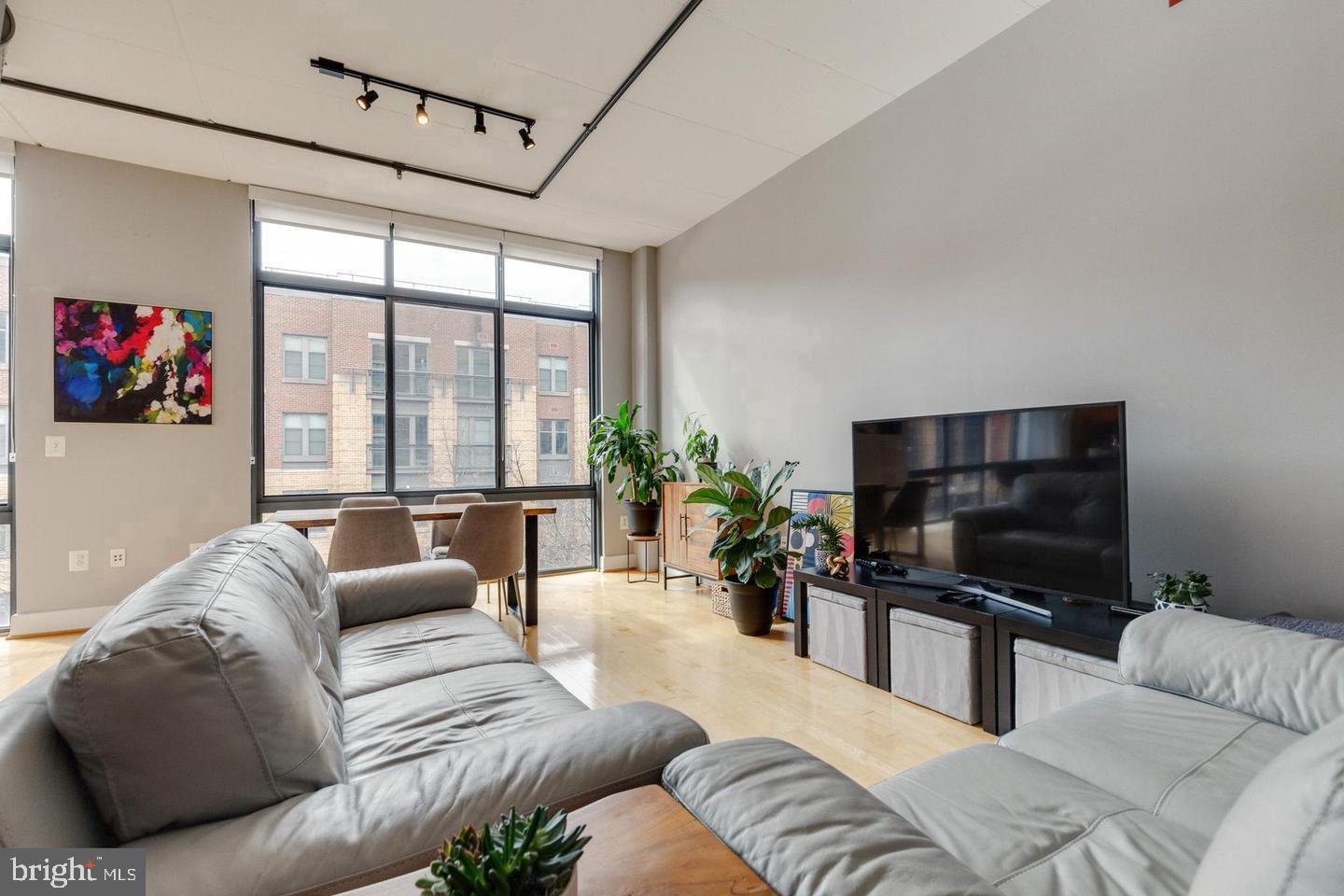 520 John Carlyle St #232 Property Photo 4