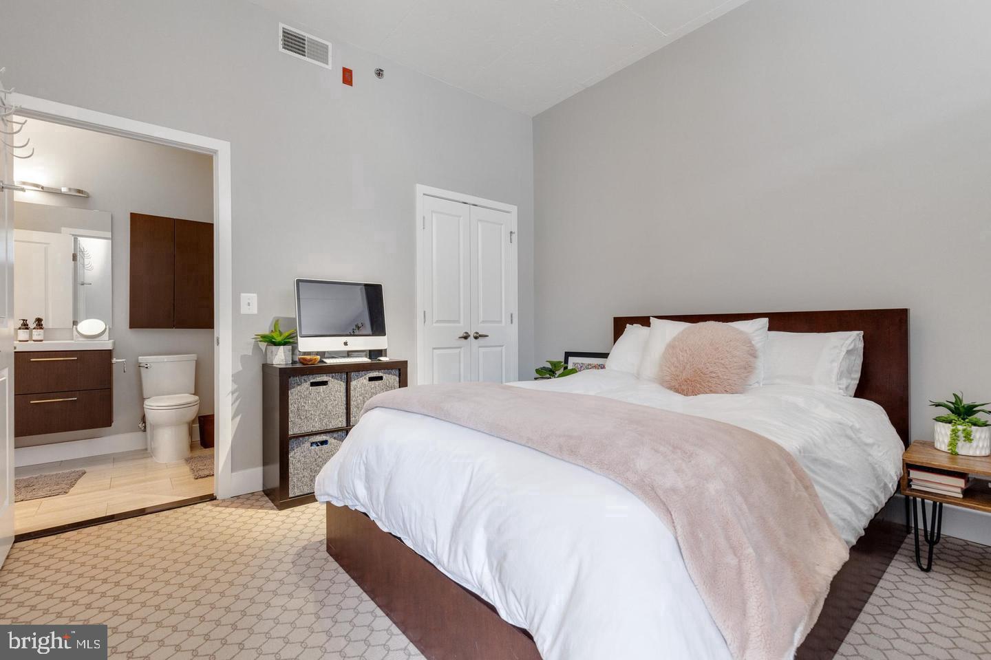 520 John Carlyle St #232 Property Photo 19