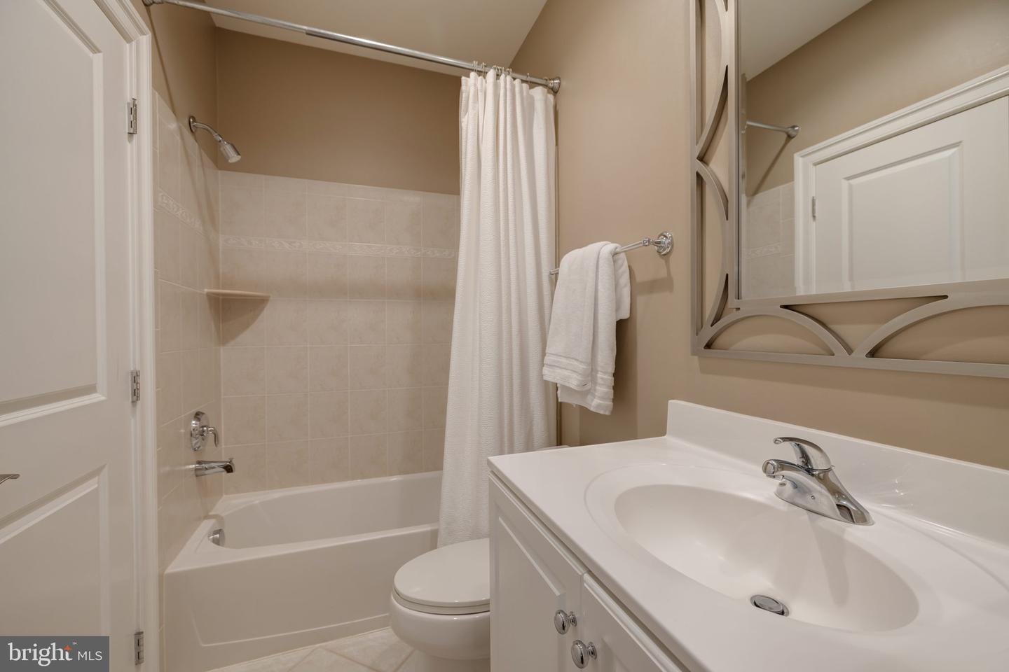 712 Bracey Ln Property Photo 6