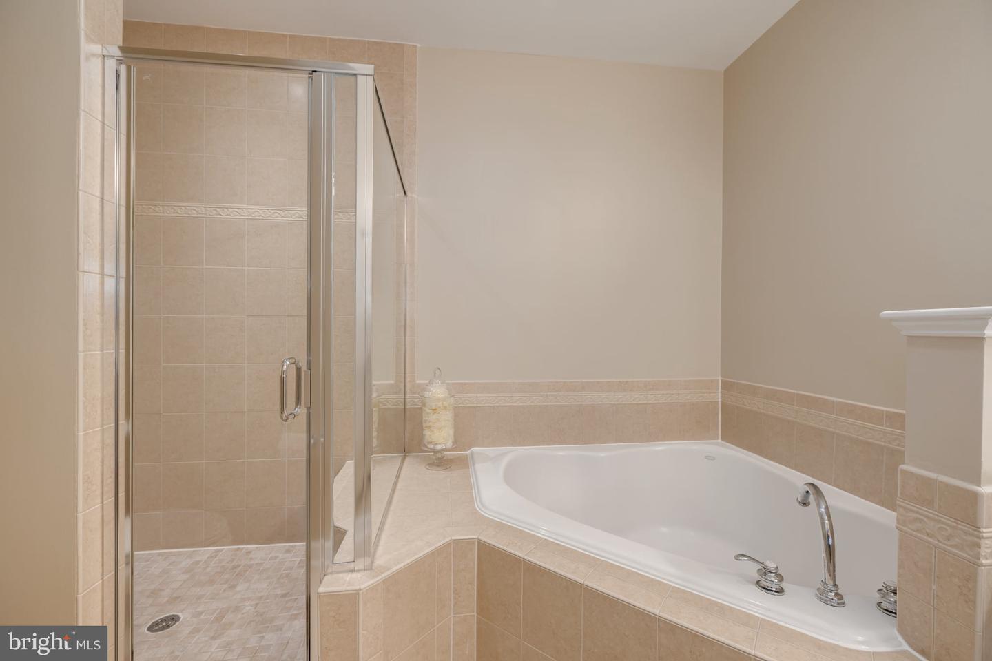 712 Bracey Ln Property Photo 30