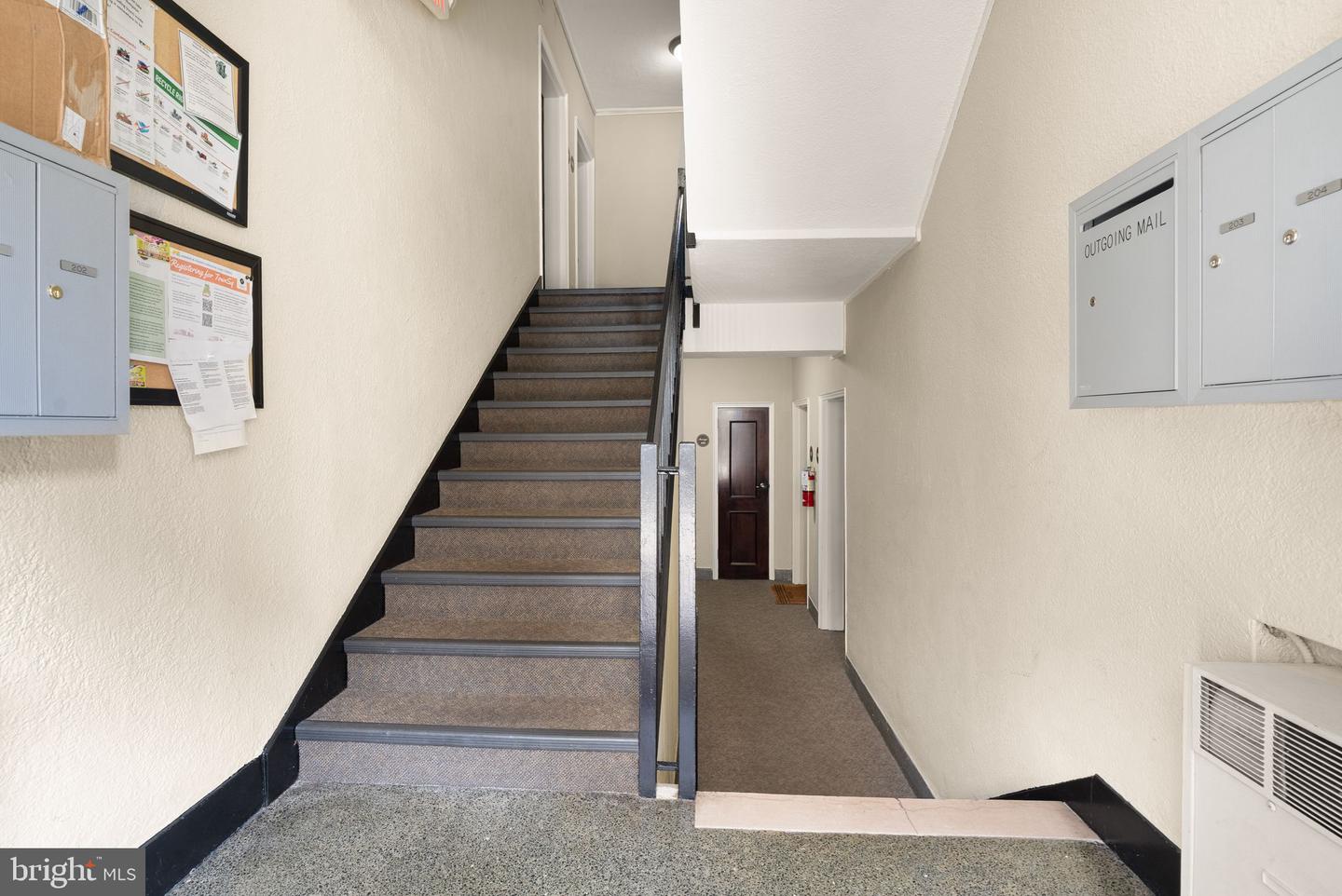 718 S Washington St #101 Property Photo 15
