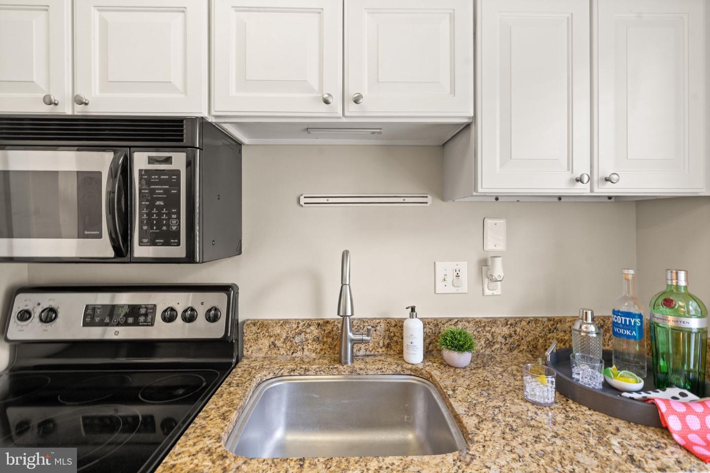 718 S Washington St #101 Property Photo 32