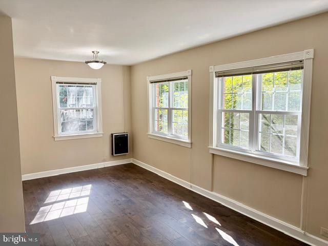 1244 Martha Custis Dr Property Photo 6