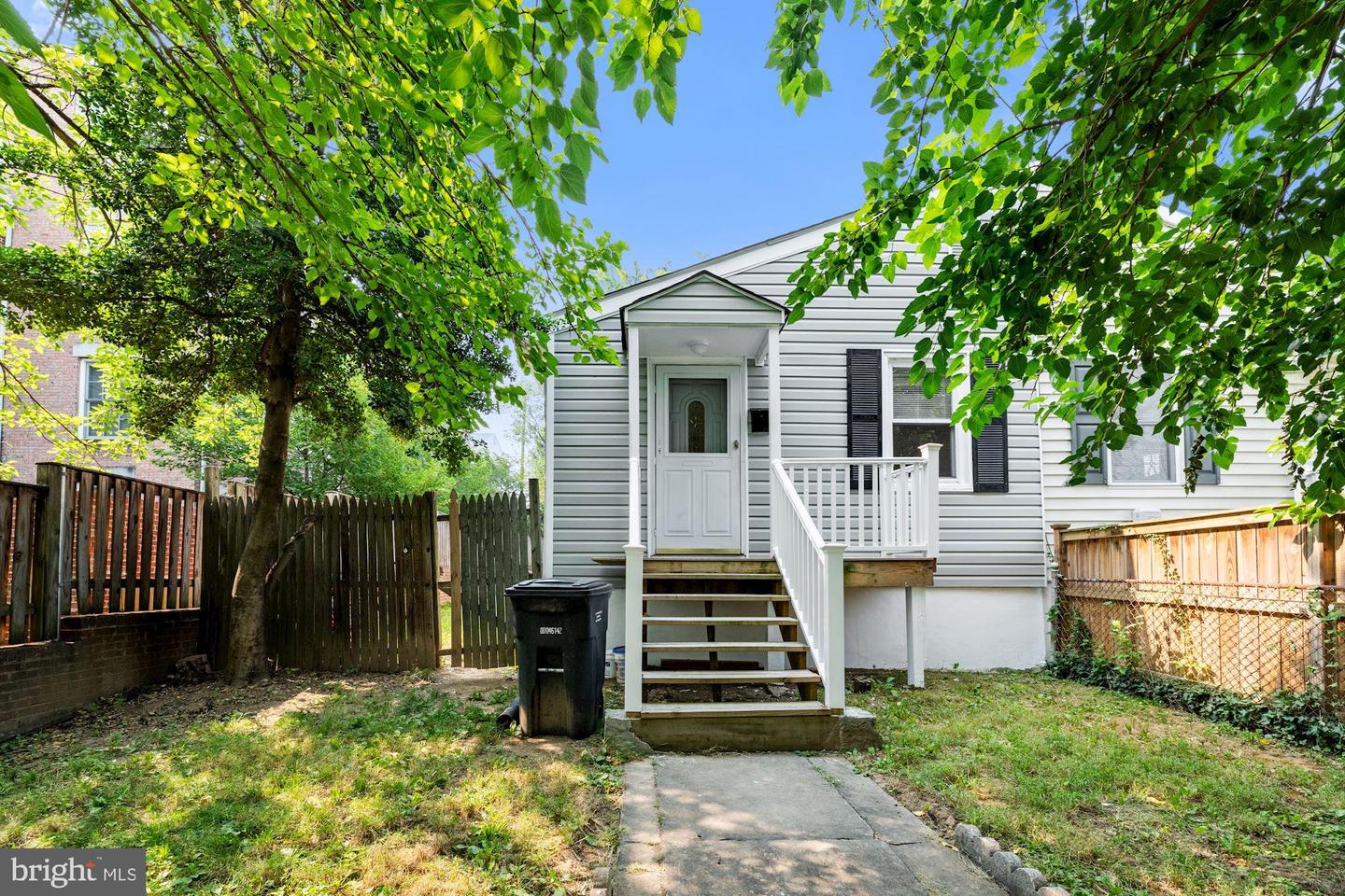 109 E Reed Ave #1/2 Property Photo 5