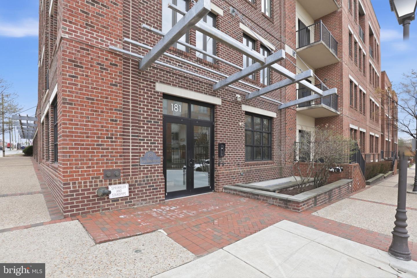 181 E Reed Ave #304 Property Photo 2