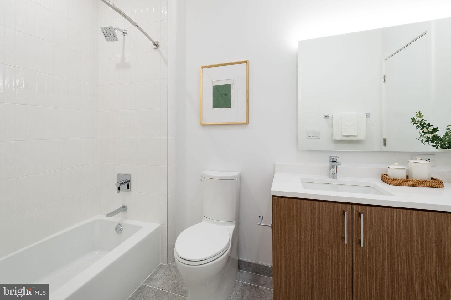 1055 N Fairfax St #815 Property Photo 18