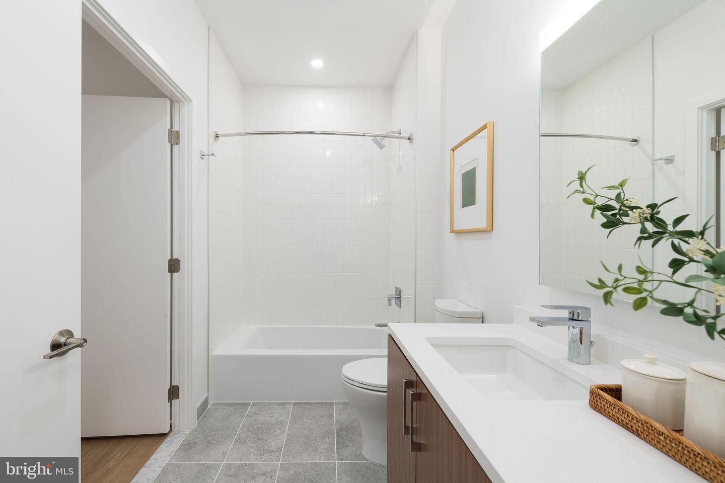 1055 N Fairfax St #815 Property Photo 19