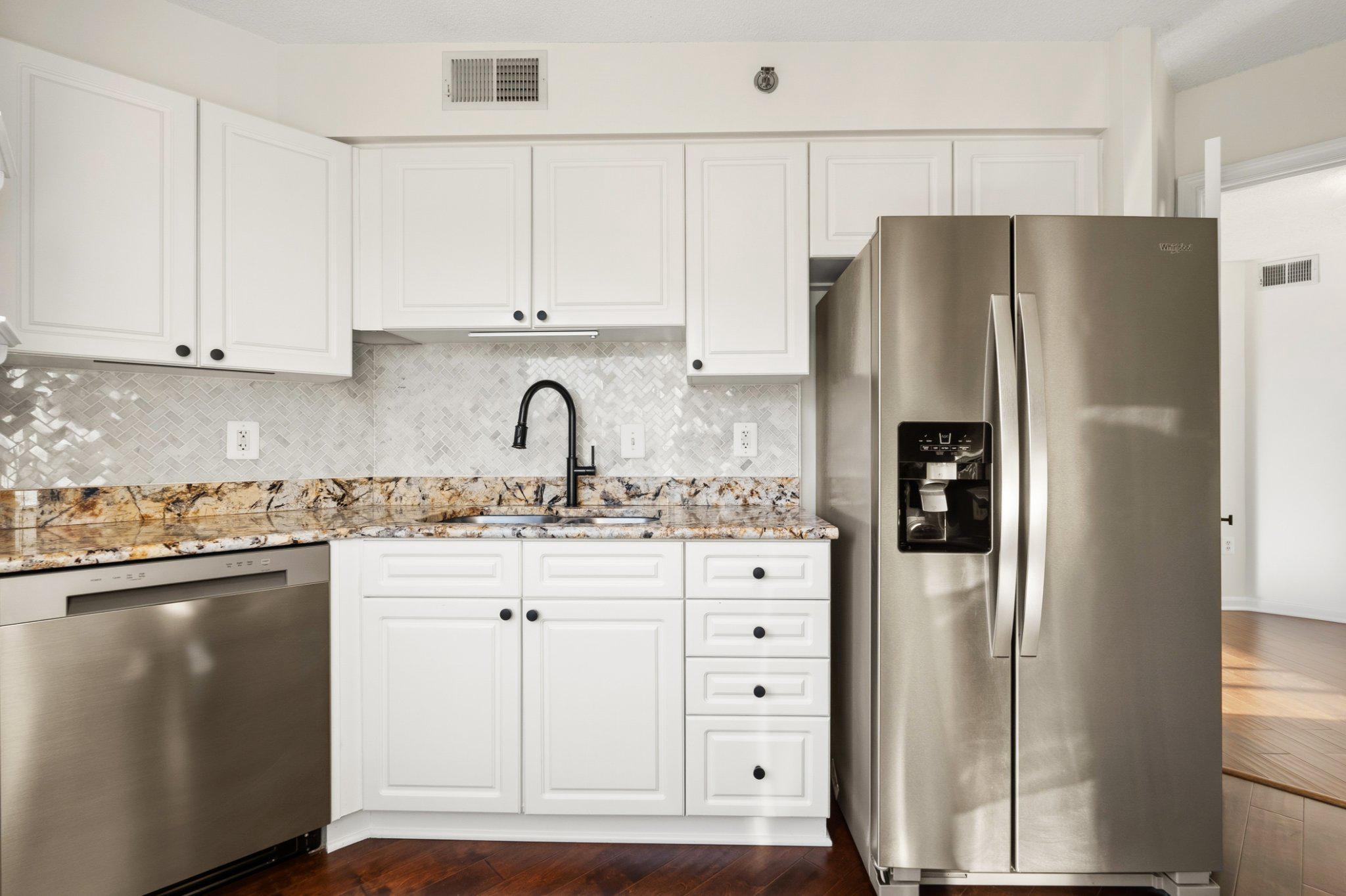 2181 Jamieson Ave #1402 Property Photo 12