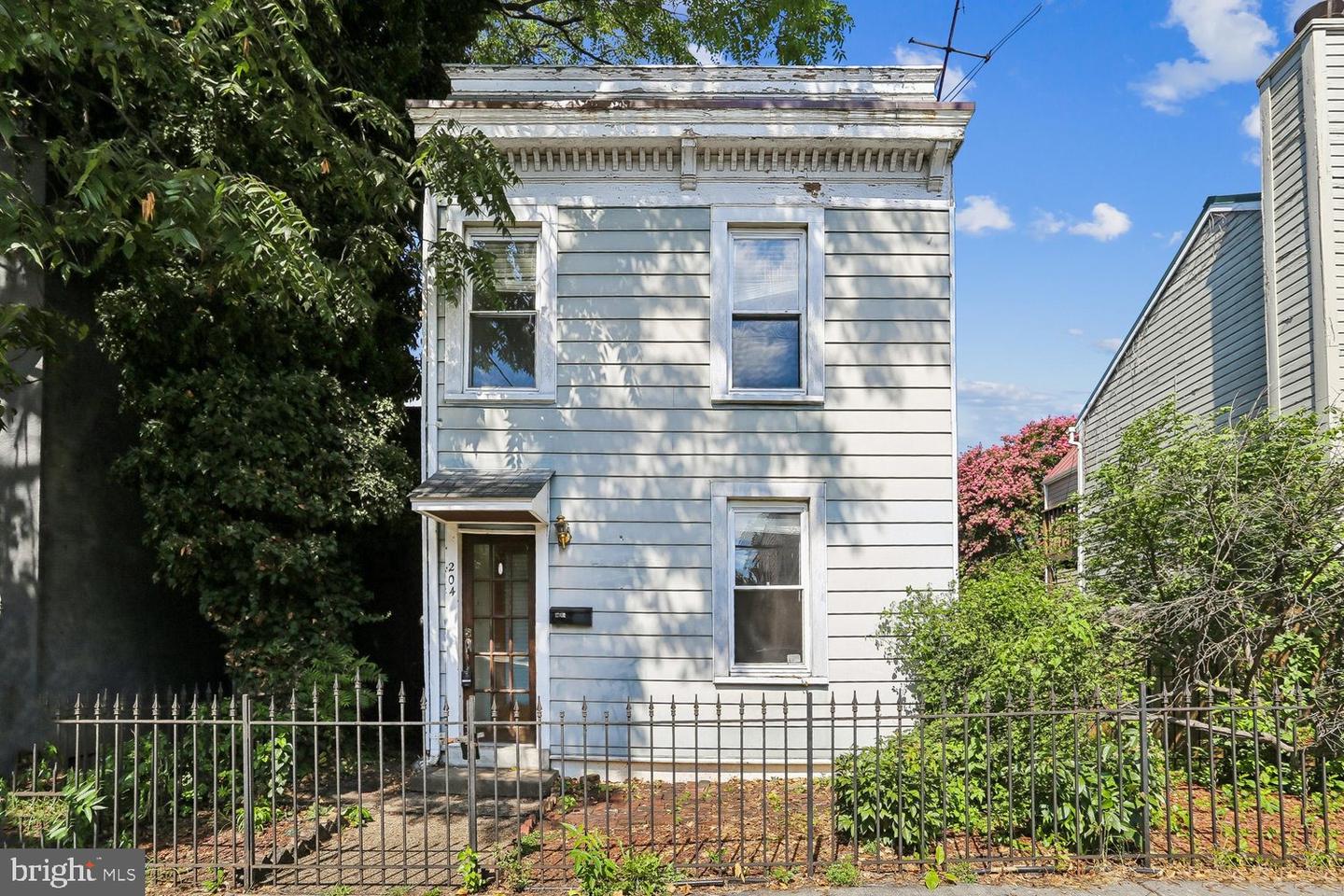 204 N PAYNE ST N Property Photo 1