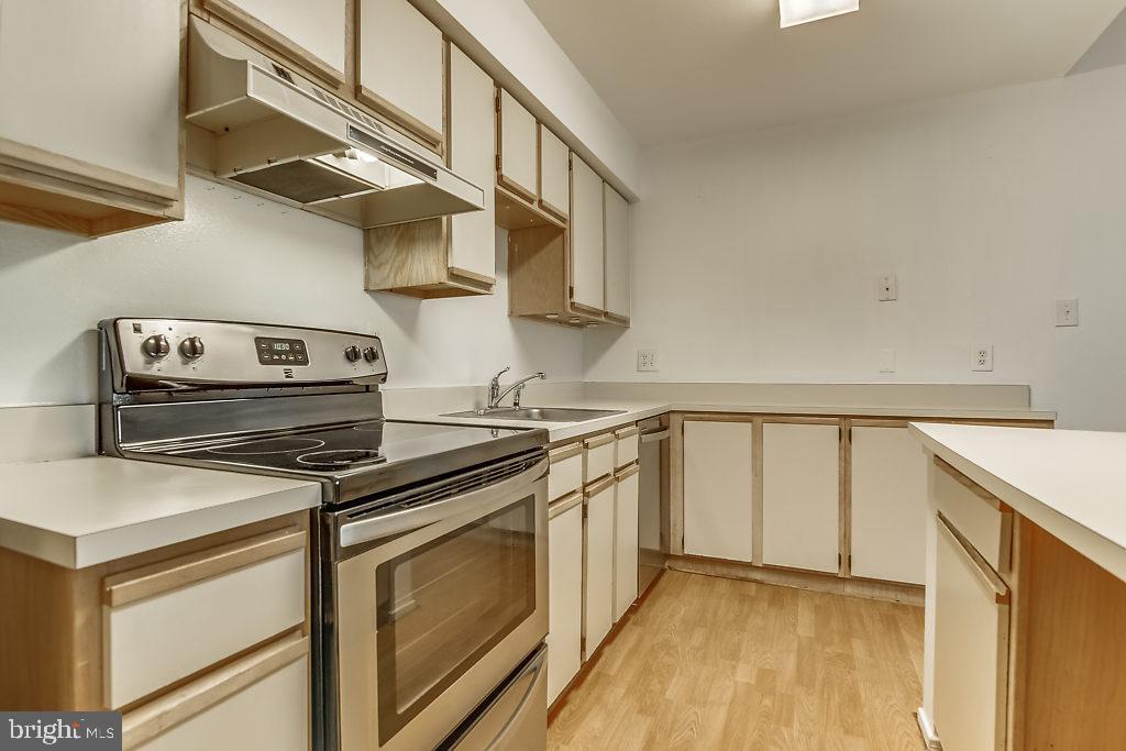 3305 Wyndham Cir #353 Property Photo 11