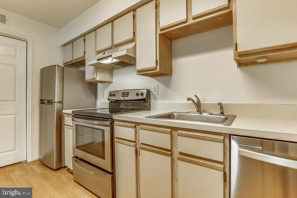 3305 Wyndham Cir #353 Property Photo 12