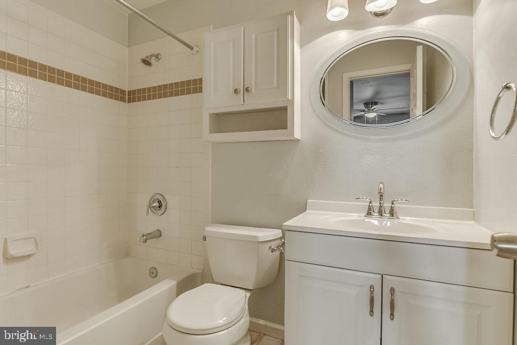 3305 Wyndham Cir #353 Property Photo 19