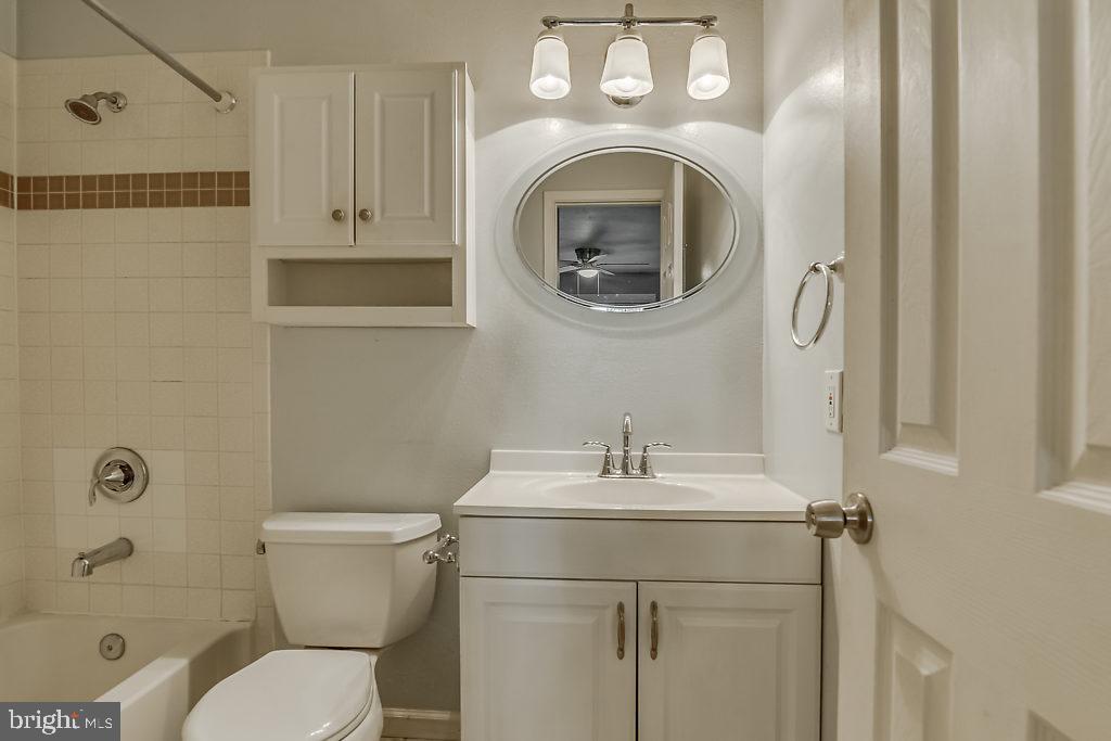 3305 Wyndham Cir #353 Property Photo 20