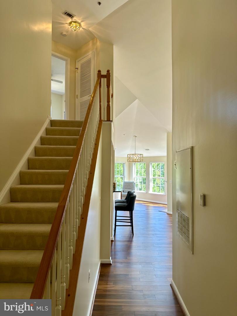 171 Somervelle St #404 Property Photo 3