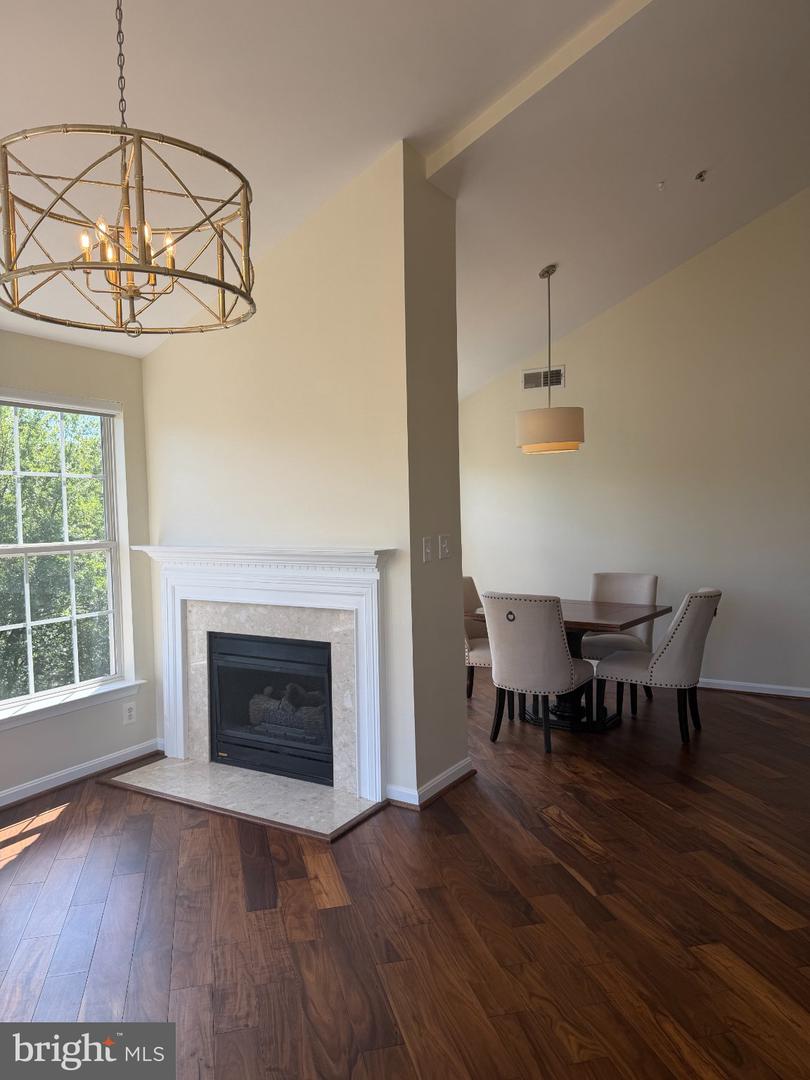 171 Somervelle St #404 Property Photo 7