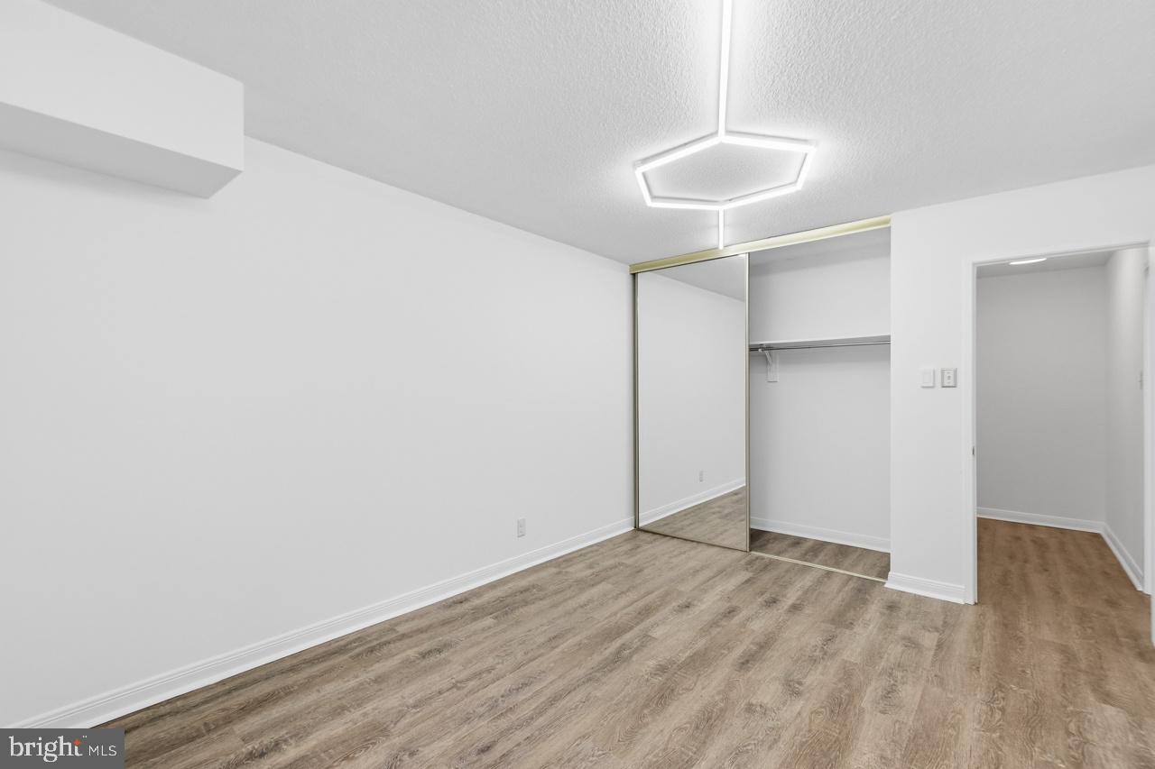 307 Yoakum Pkwy #222 Property Photo 37