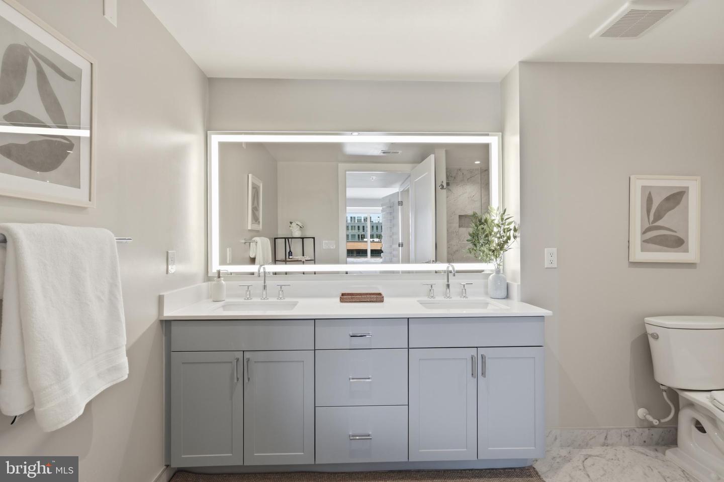 925 N Fairfax St #704 Property Photo 18