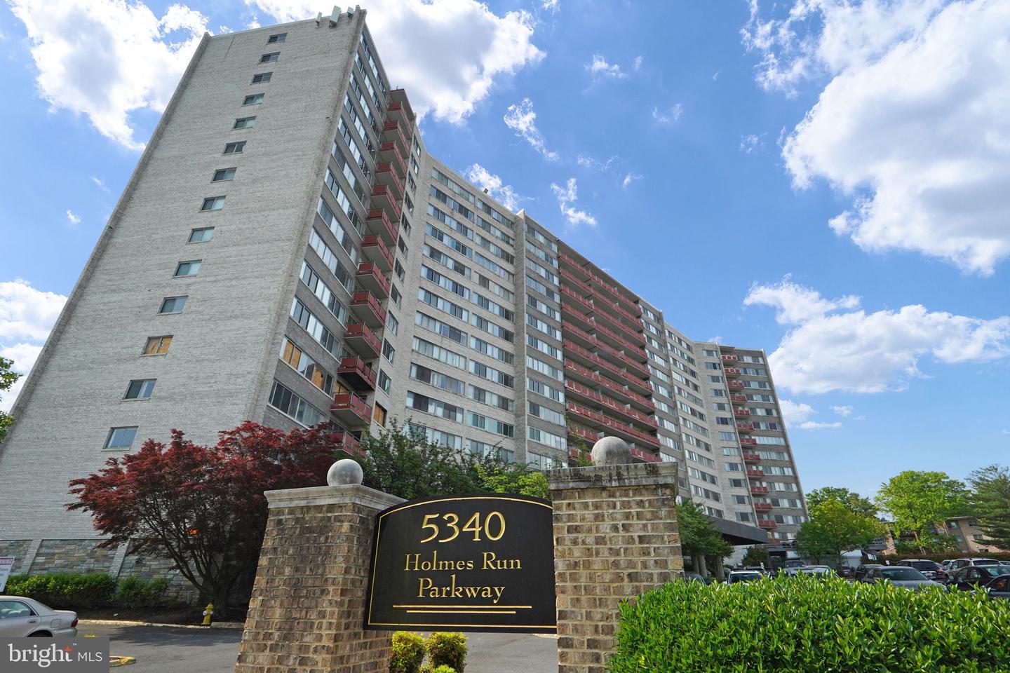 5340 Holmes Run Pkwy #1503 Property Photo 1