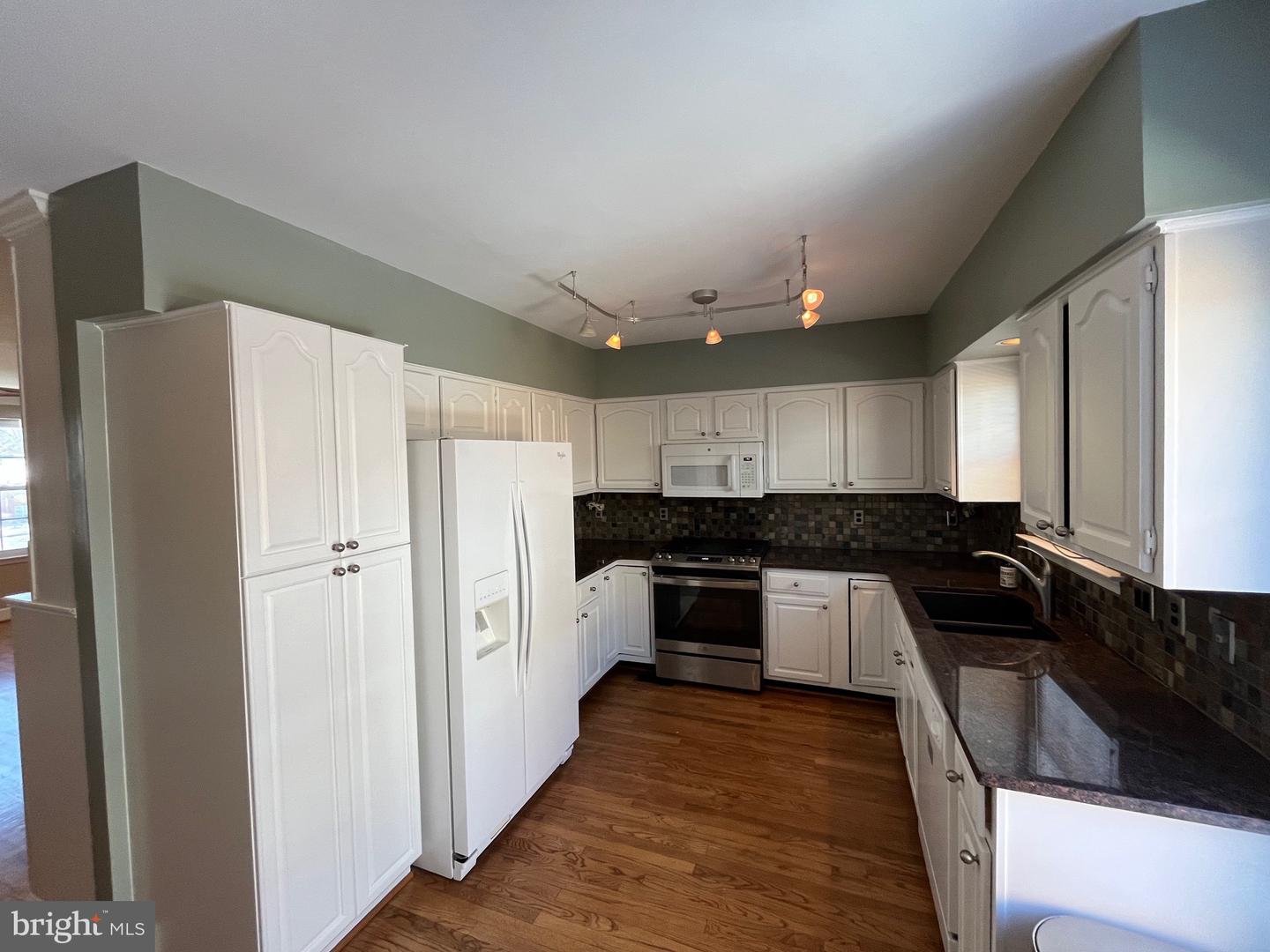 17 Herbert St Property Photo 3