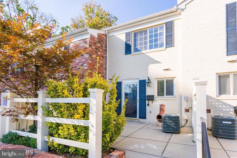 1615 Van Dorn St N #b Property Photo 1