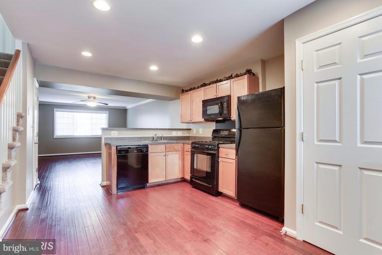 1615 Van Dorn St N #b Property Photo 7