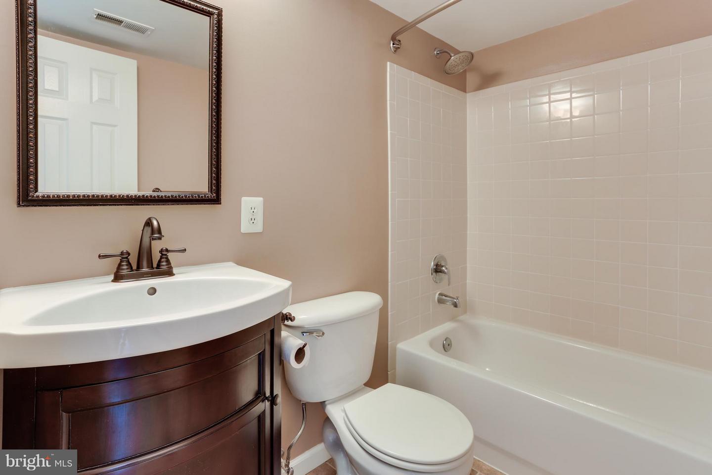1615 Van Dorn St N #b Property Photo 19