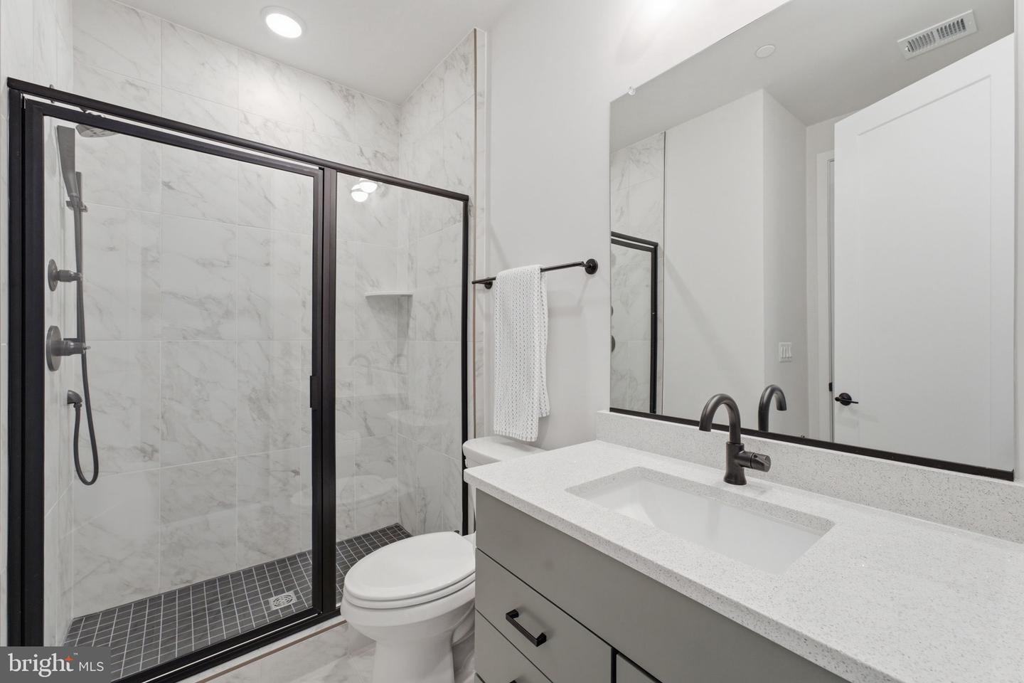 329 Calvert Ave Property Photo 10