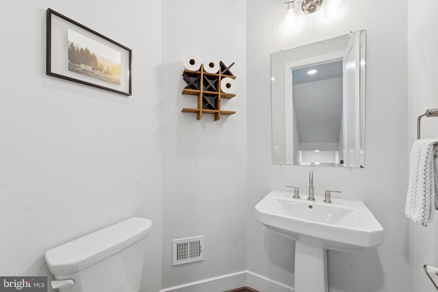 329 Calvert Ave Property Photo 28